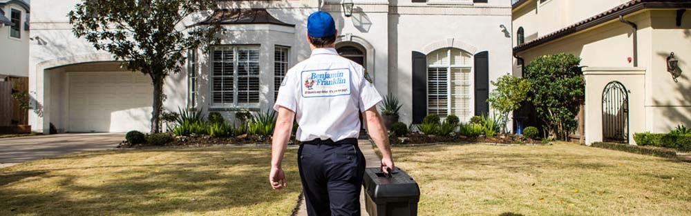 Ben Franklin Duncanville Plumbers helping with a Leaking Pipe Repair.